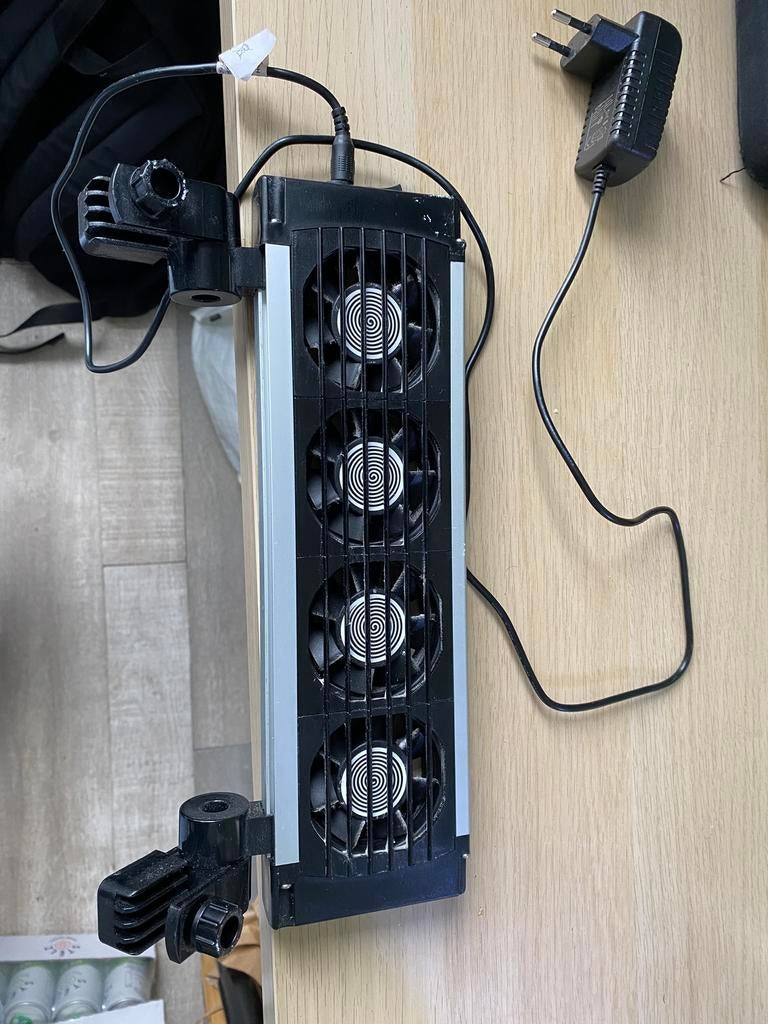 Aquarium koeler voor maximaal 300 Liter, Ophalen, Zo goed als nieuw, Verlichting of Verwarming