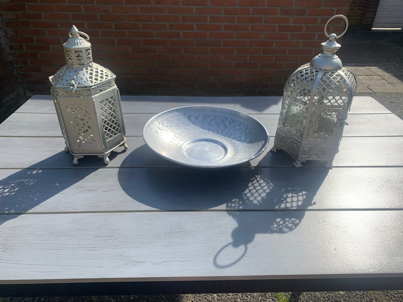 Set van 2 zilverkleurige lantaarns met schaal, 25 tot 50 cm, Nieuw, Ophalen of Verzenden, Metaal