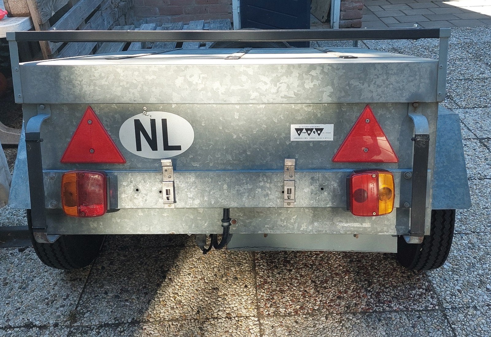 Welp aanhangwagen met deksel en imperiaal, Ophalen, Gebruikt
