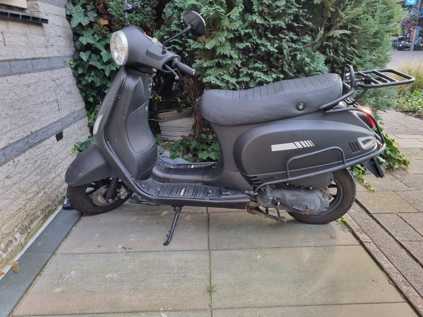 Chinese scooter 2019 - Blauw kenteken - Opknapper, Fietsen en Brommers, Ophalen, Chinees, Zo goed als nieuw