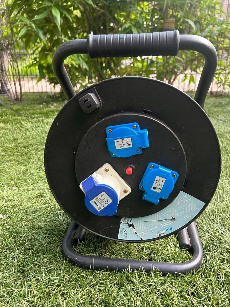 Nieuwe Pro Plus Kampeer Kabelhaspel 25m IP44, Ophalen, Nieuw