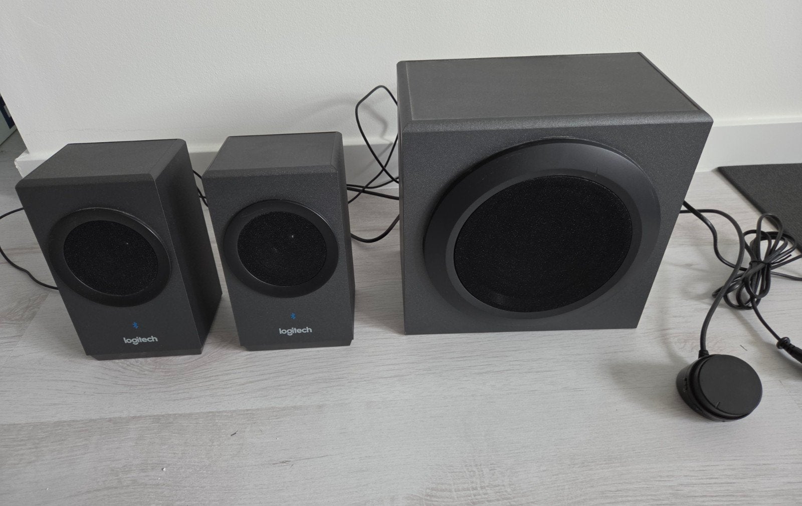 Logitech Z337 2.1 Bluetooth geluidssysteem + volumeregelaar, Computers en Software, Pc speakers, Ophalen, Gebruikt, Audiokanaal 2.1