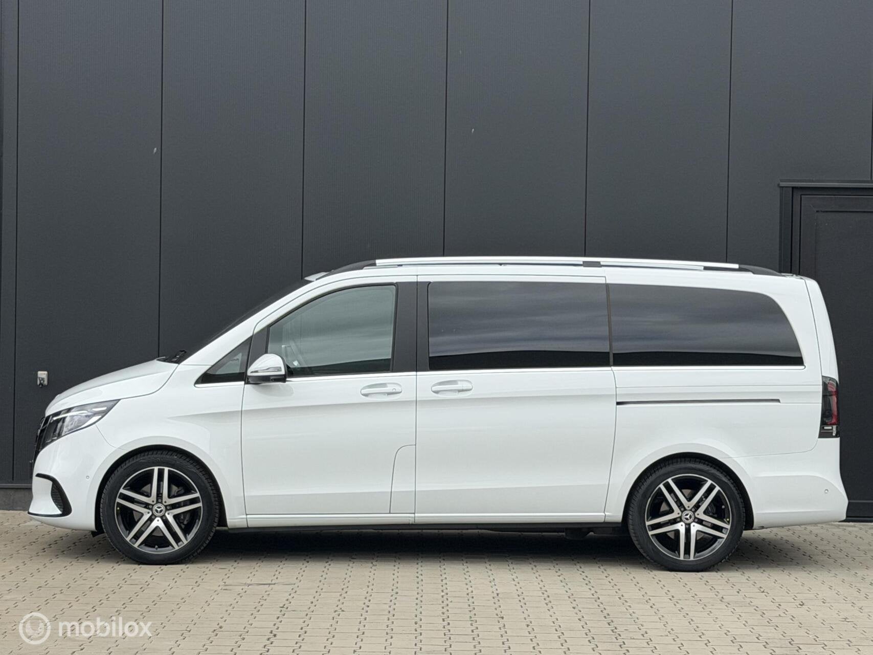 Mercedes V-klasse 300d L2 Avantgarde |7 PERS | TREKHAAK |, Auto's, Achterwielaandrijving, Gebruikt, 2224 kg, Wit