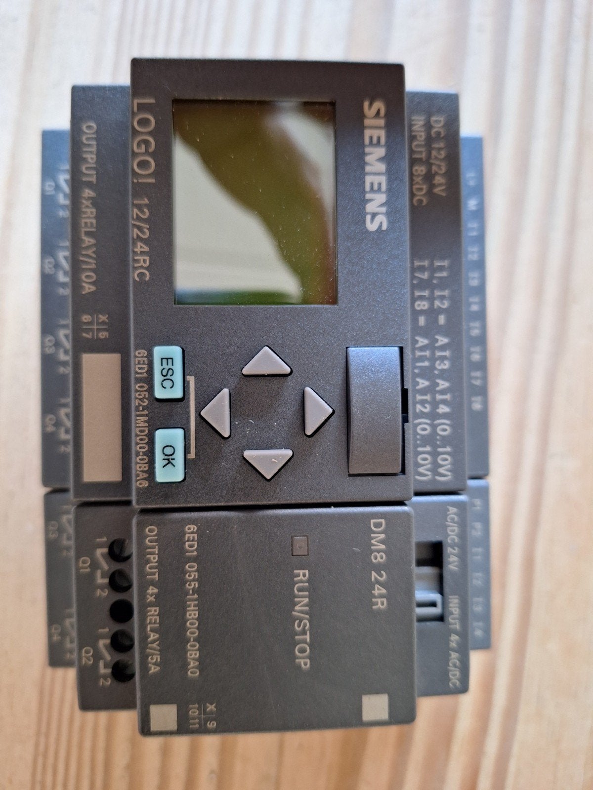 Nieuwe Siemens logo dc12/24volt met DM8 24R 6ED1055  1HB00, Hobby en Vrije tijd, Elektronica-componenten, Ophalen of Verzenden