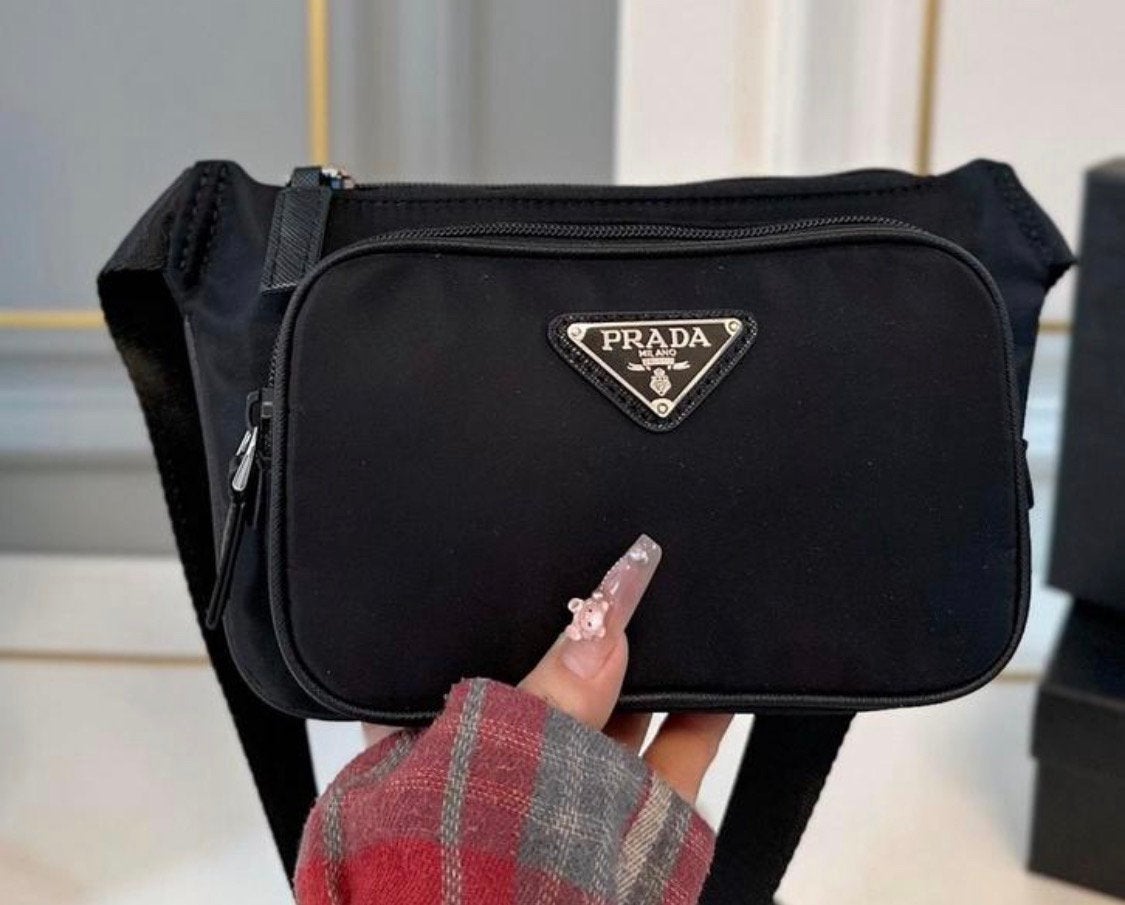 Prada Re-Nylon heuptas buideltas nieuw inc serienr in de tas, Ophalen of Verzenden, Nieuw, Zwart