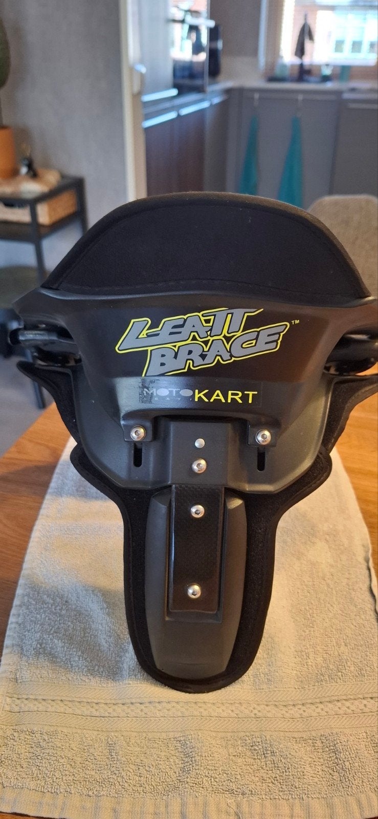Leatt Brace Karting, Sport en Fitness, Karting, Ophalen of Verzenden, Gebruikt, Helm of Handschoenen