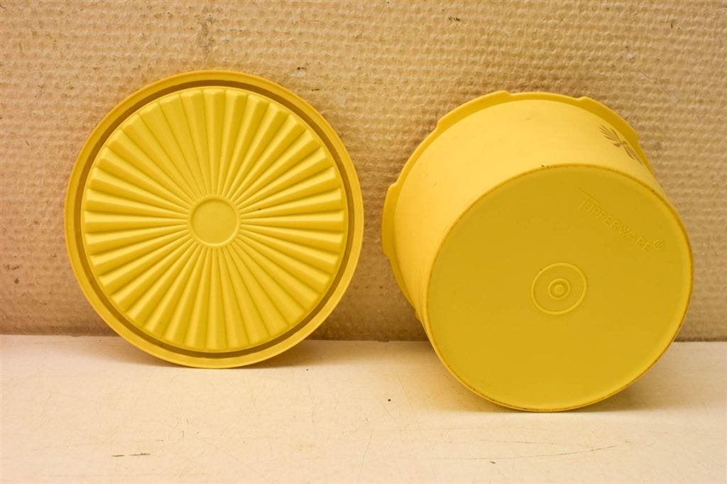 2 stuks Tupperware bakjes 44609, Ophalen of Verzenden, Gebruikt, Oranje, Bak of Kom