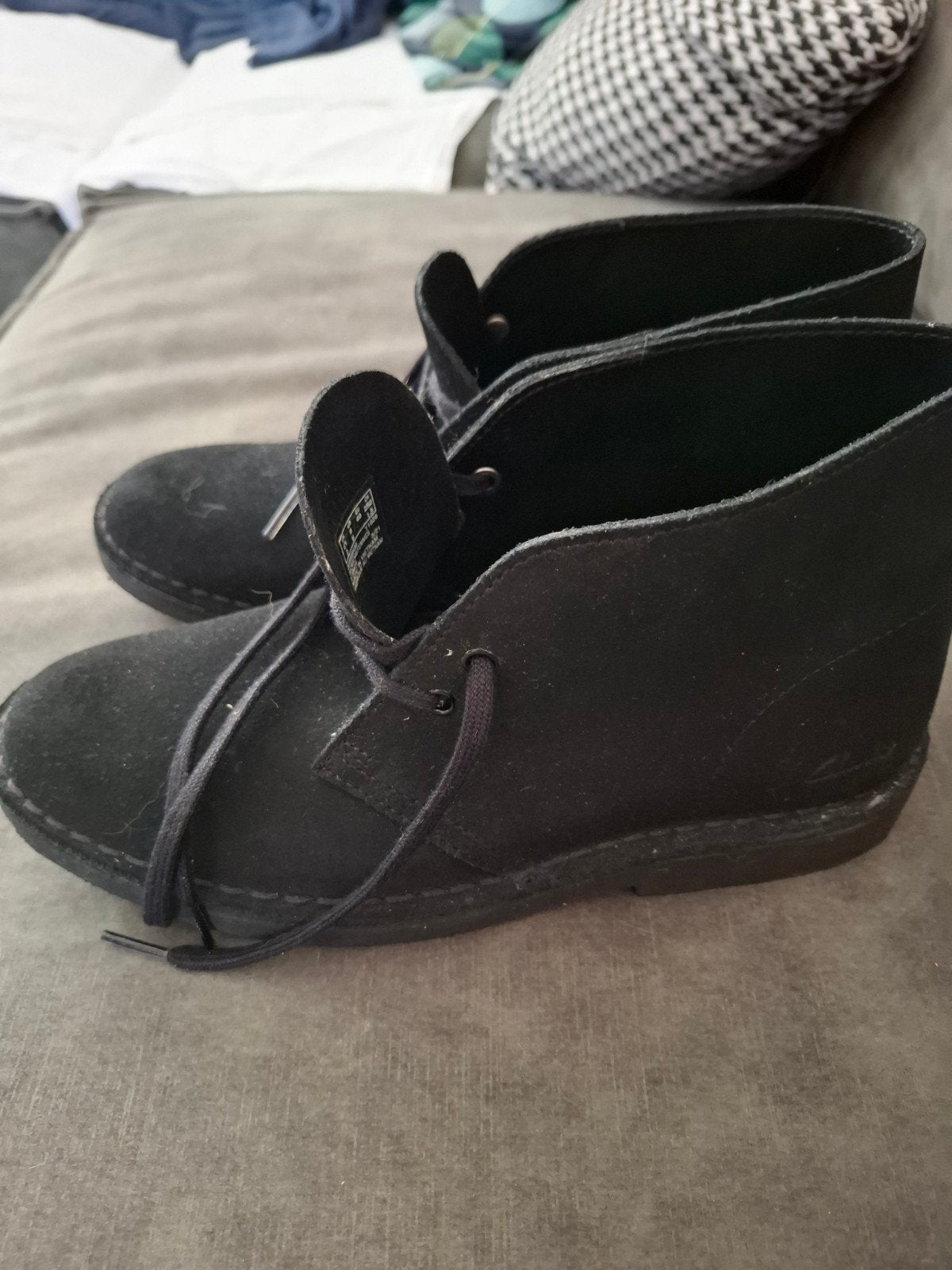 Clarks Desert suede boot zwart maat 40, Kleding | Dames, Schoenen, Ophalen of Verzenden, Zo goed als nieuw, Zwart, Sneakers of Gympen
