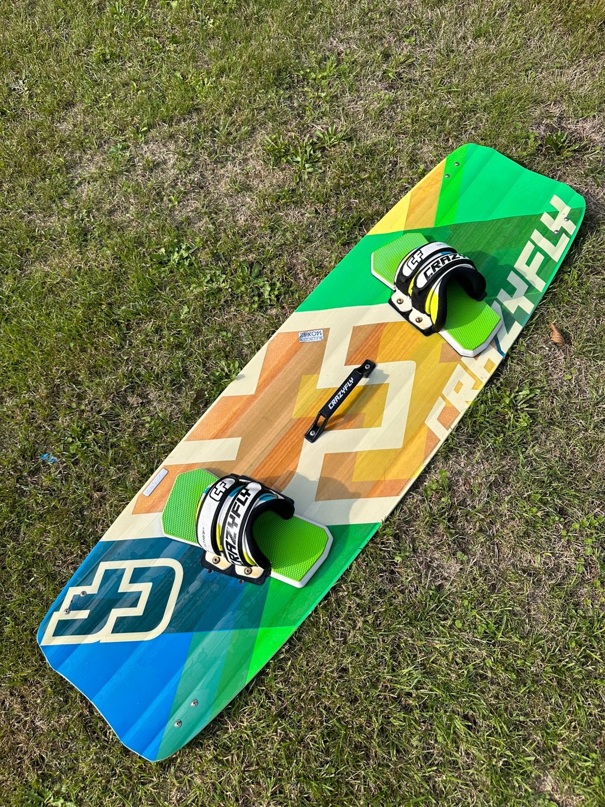 Crazyfly Kiteboard 140x42, Watersport en Boten, Twintip, Ophalen, Gebruikt, 4 m² of minder