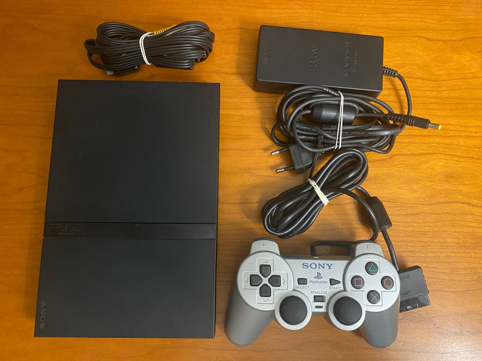 Sony PlayStation 2 Slim incl. controller en kabels, Zwart, Ophalen of Verzenden, Zo goed als nieuw, Met 1 controller