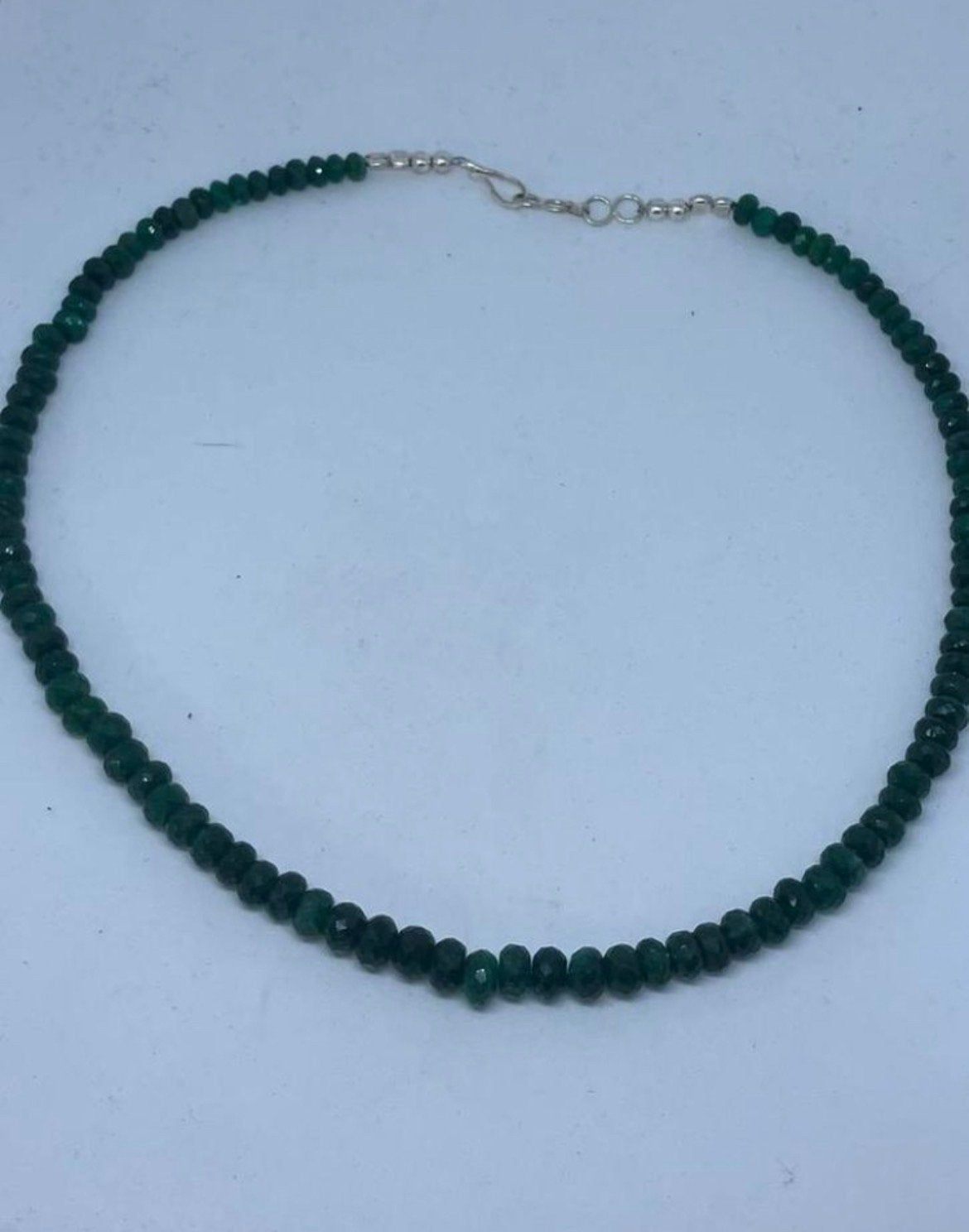 Echte Natuurlijke Smaragd Ketting - 5-9mm Steentjes, Nieuw, Ophalen of Verzenden, Info@steen.com, Steen of Mineraal