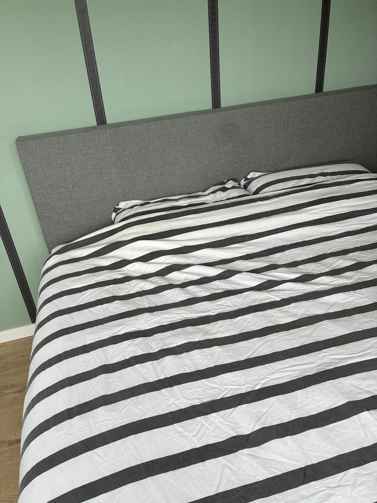 Foto 2 van Boxspring 180x200 cm met topper en hoofdbord