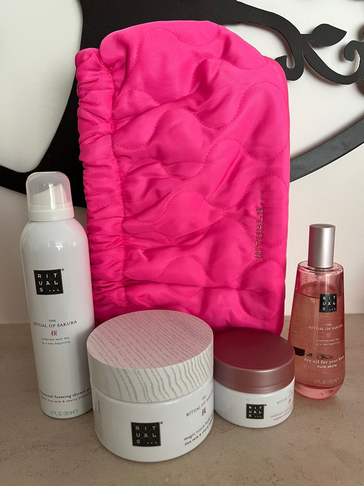 Rituals Sakura Giftset met toilettas 🩷🎁  €55,- incl verz., Ophalen of Verzenden, Nieuw, Bad & Douche