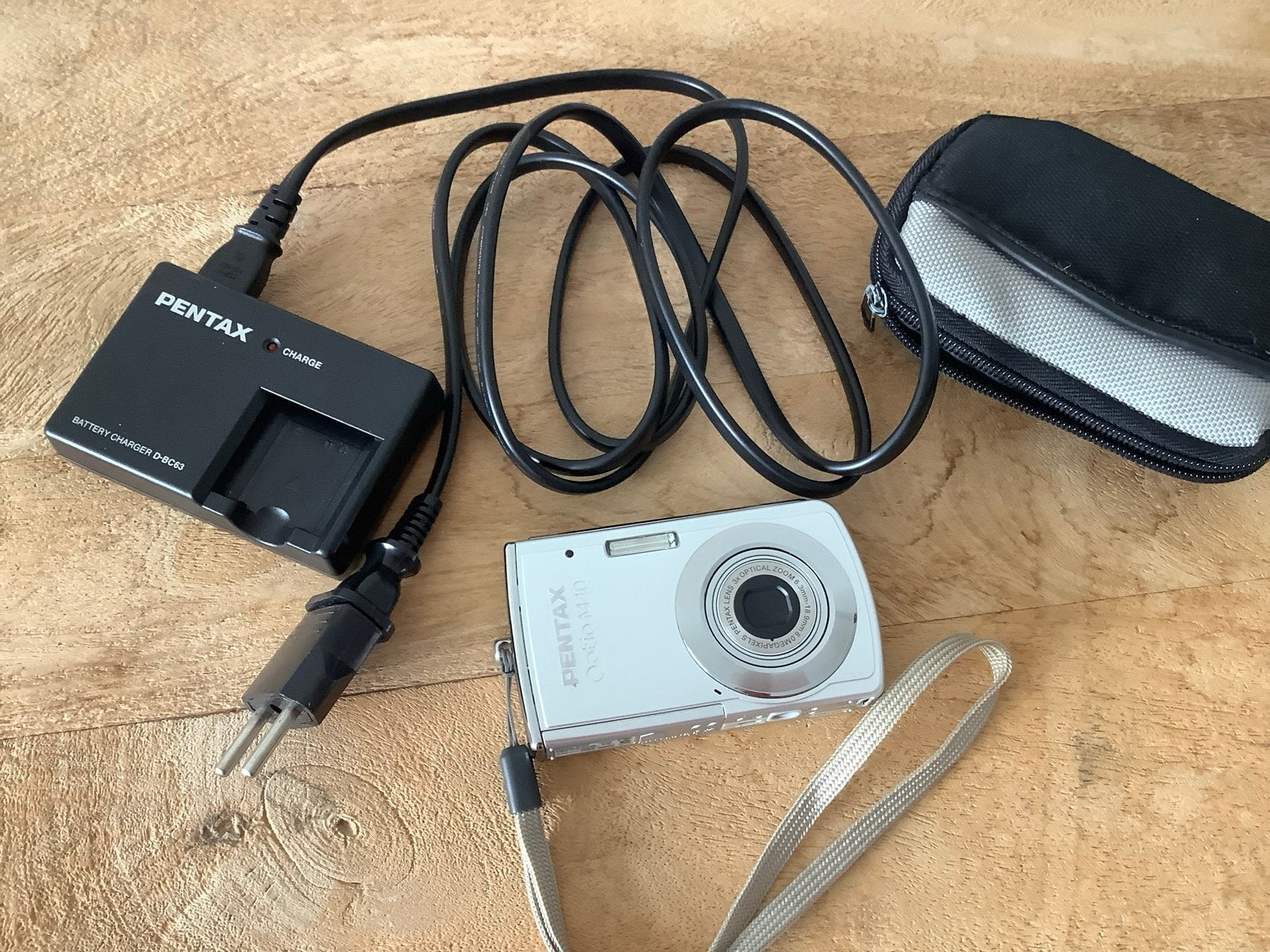 Pentax Optio M40 Compactcamera met oplader en tasje