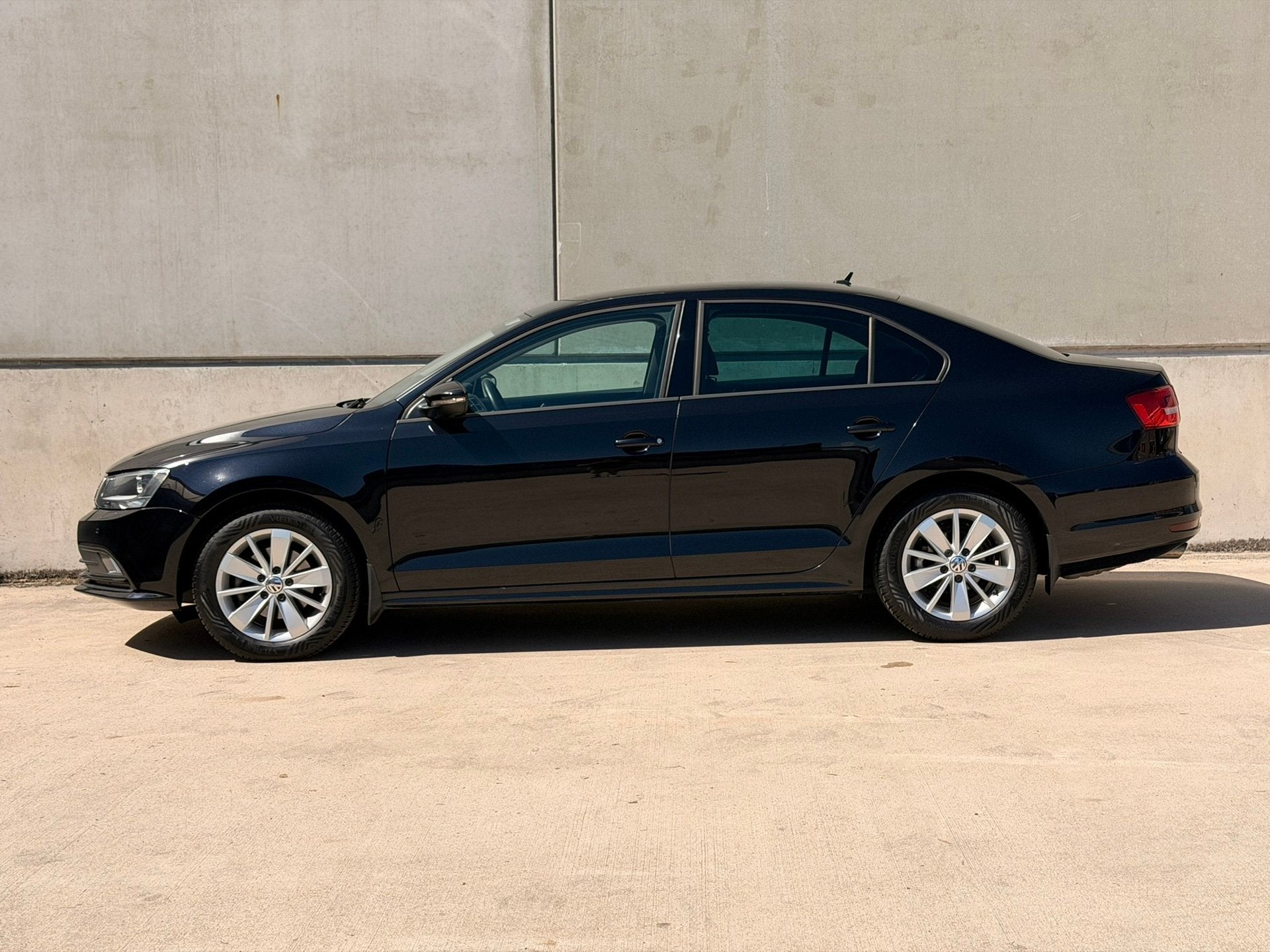 Volkswagen Jetta 1.2 TSI Facelift Navi Trekhaak Stoelverwarm, Voorwielaandrijving, Stof, Gebruikt, 4 cilinders