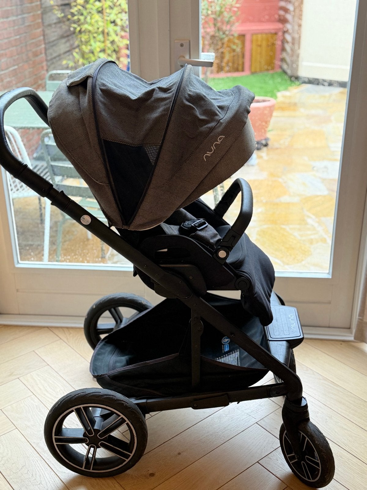 Nuna Mixx Next kinderwagen met reiswieg en voetenzak, Zo goed als nieuw, Combiwagen, Verstelbare duwstang, Ophalen