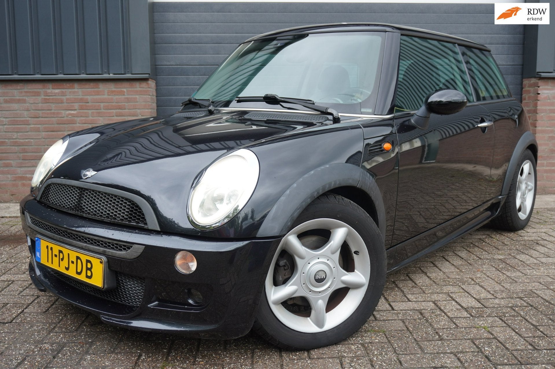 Mini 3-Deurs 1.6 Cooper Chili Automaat 116PK / Nwe Apk / Led, Gebruikt, Beige, 4 cilinders, 116 pk