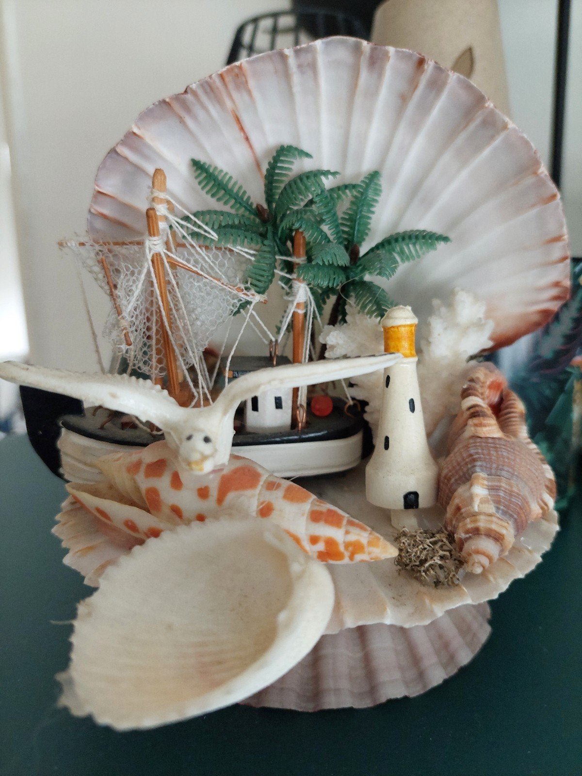 Decoratief schelpenornament met vuurtoren en bootje, Ophalen, Meerkleurig, Overige stijlen, Zo goed als nieuw