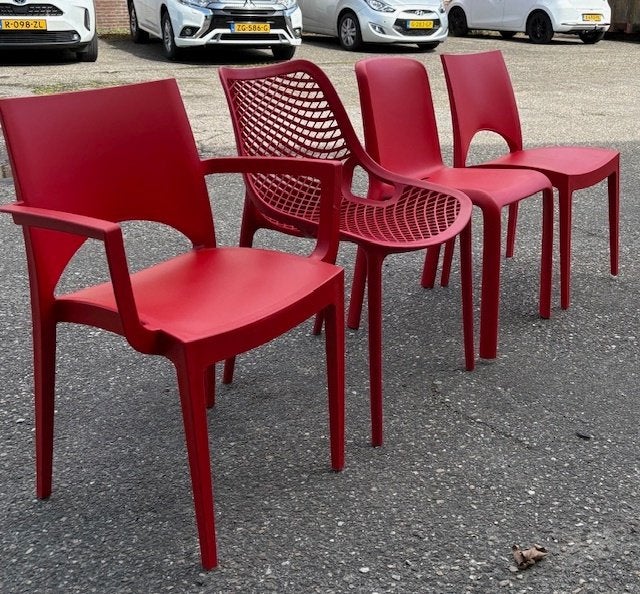 Set van 4 rode kunststof stoelen, Ophalen, Kunststof, Zo goed als nieuw, Vier