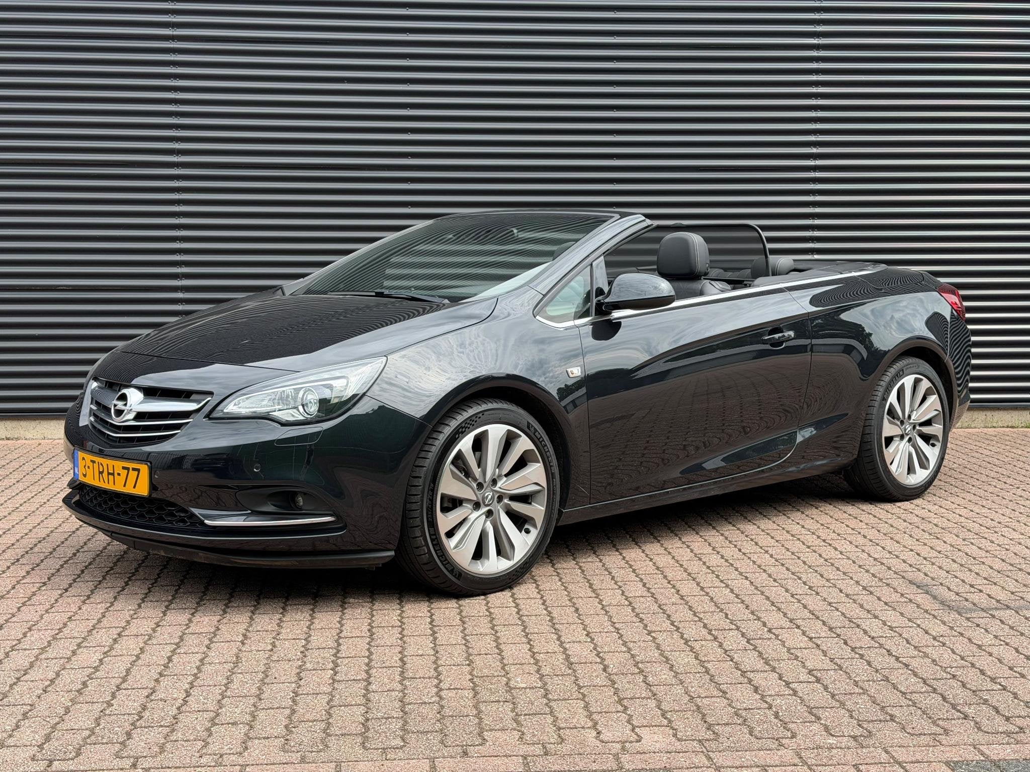 Opel Cascada 1.4 Turbo ecoFLEX Cosmo / 1e Eigenaar / Full Op, Voorwielaandrijving, Dealer onderhouden, 4 cilinders, Cabriolet