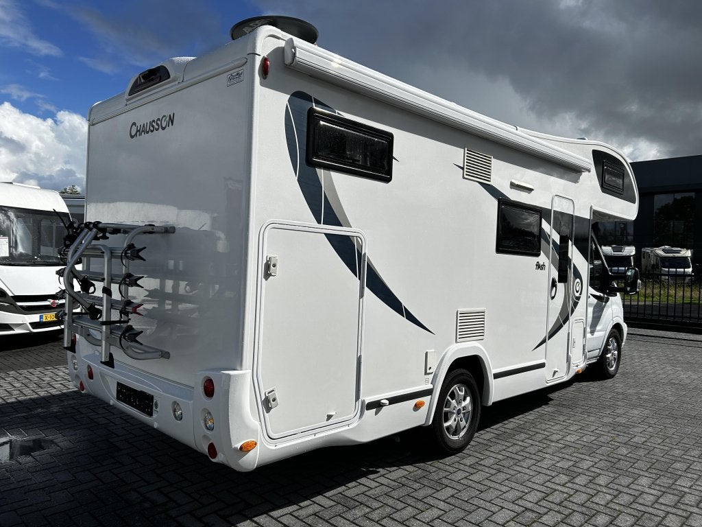 Chausson Flash 714 GA Vastbed/Alkoof/Euro-6/2017/2xAirco, Caravans en Kamperen, Alkoof, Ford, 7 tot 8 meter, Tot en met 6