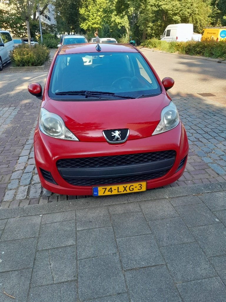 Peugeot 107 1.0 12V 3DR 2010 Rood, Voorwielaandrijving, 4 stoelen, 68 pk, Origineel Nederlands