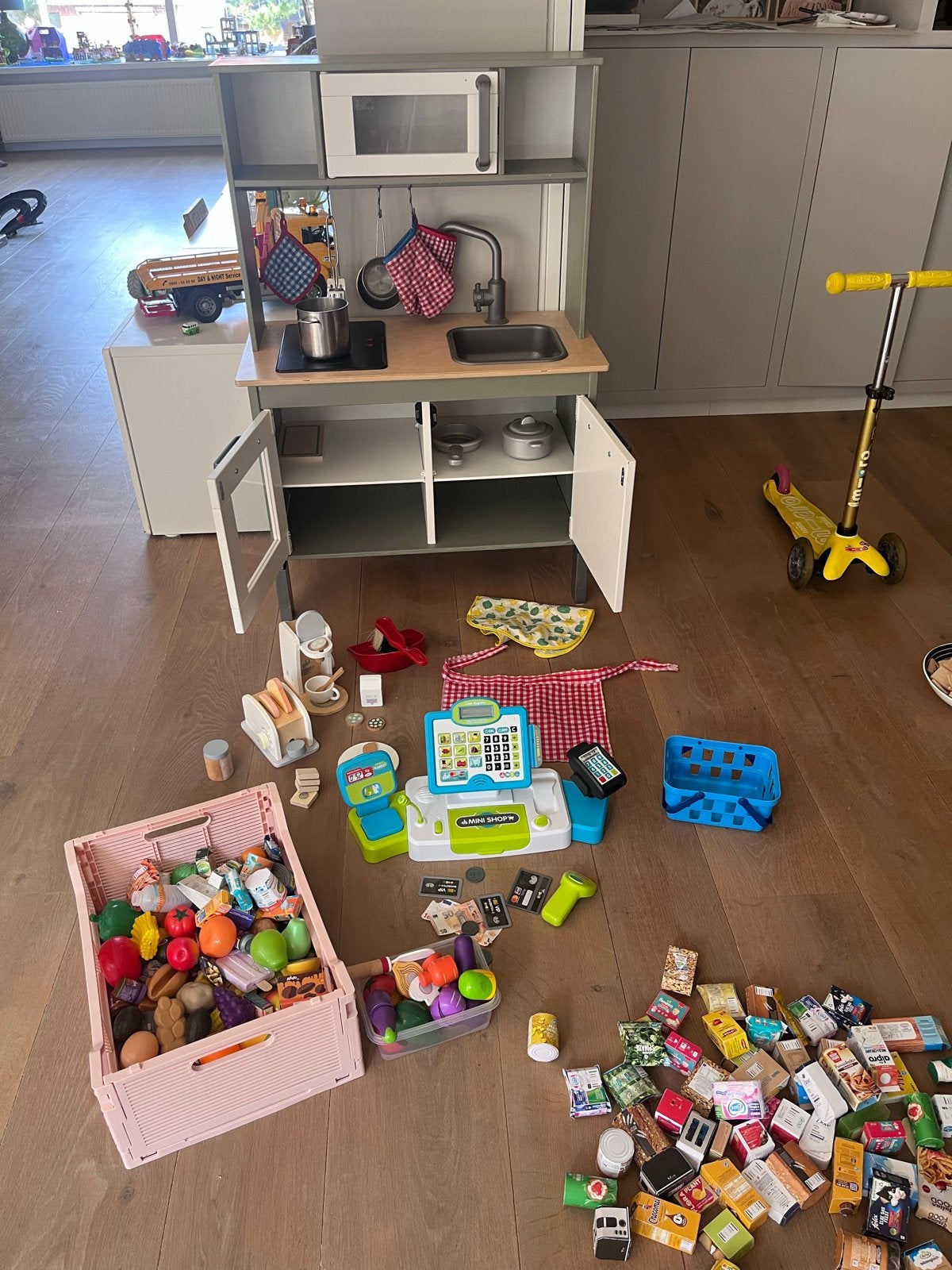 Zeer uitgebreide speelkeuken set ikea duktig., Ophalen