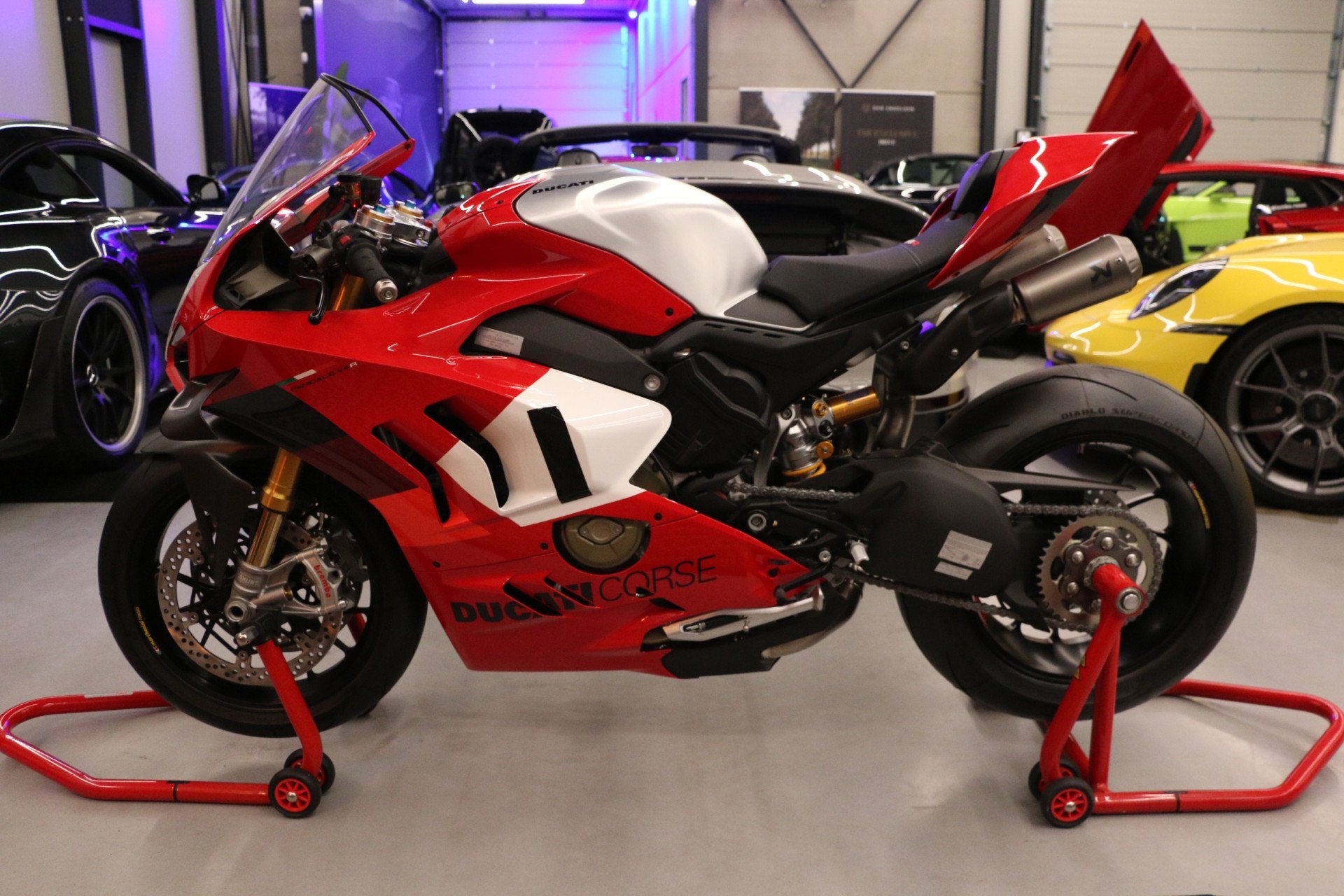 Ducati Panigale V4 R | 3KM Brand New | Akrapovic | BTW |, Info@denengelsenexclusive.eu, Den Engelsen Exclusive B.V., Mastbos 40
5531MX  BLADEL, NL