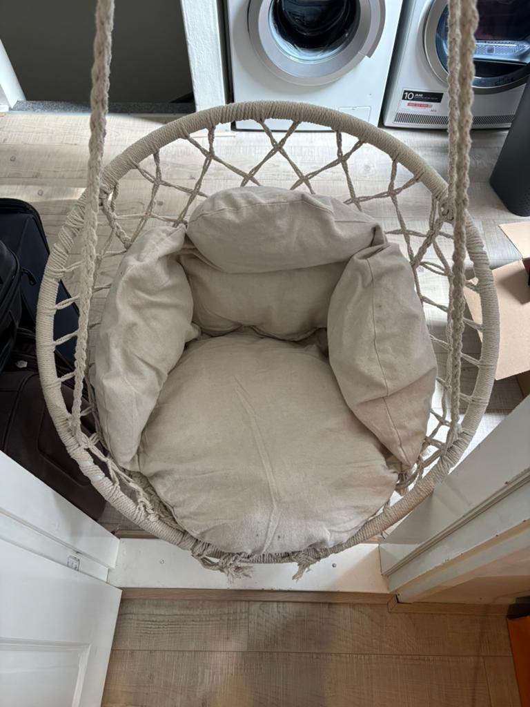 Comfortabele Macramé Hangstoel met Kussen, Huis en Inrichting, Stoelen, Gebruikt, Eén, Stof, Overige kleuren, Ophalen of Verzenden