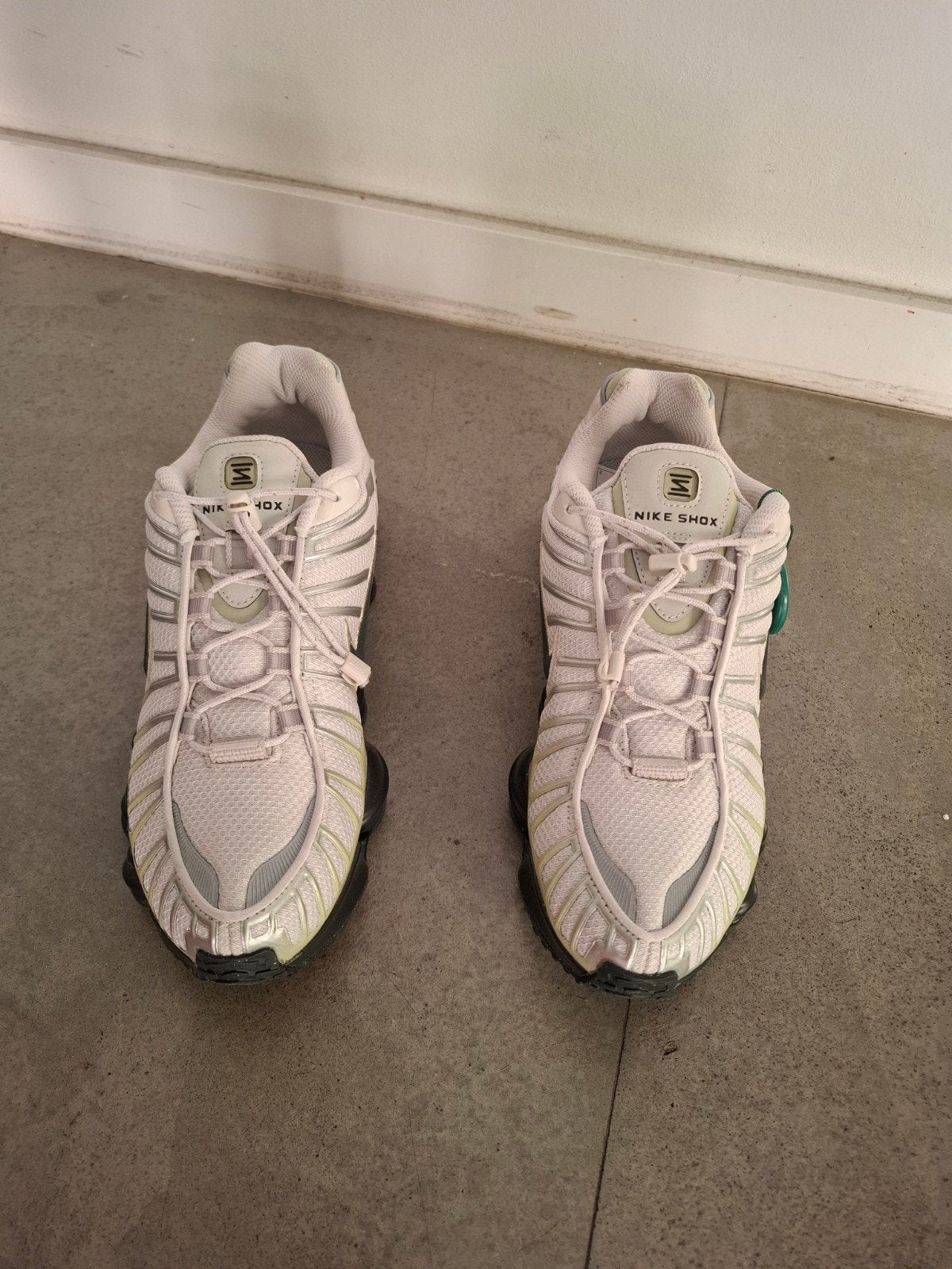 Nike Shox sneakers - Nieuw in doos, maat 39, Ophalen of Verzenden, Nieuw, Wit