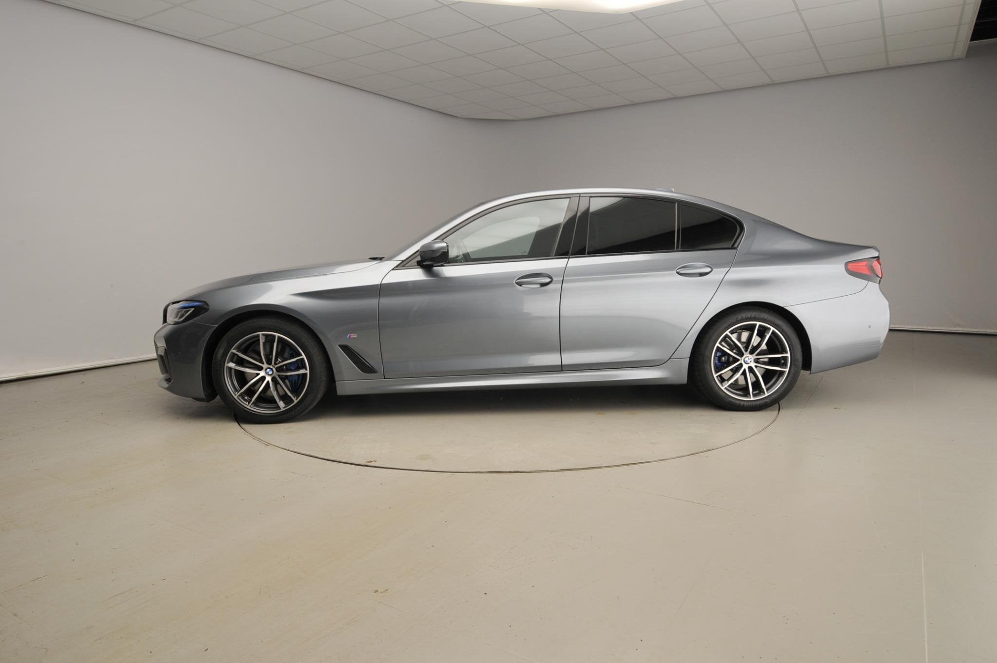 BMW 5 Serie Sedan 530i | M-Sportpakket | Laserlicht | Leder, Auto's, Automaat, Achterwielaandrijving, Gebruikt, 4 cilinders