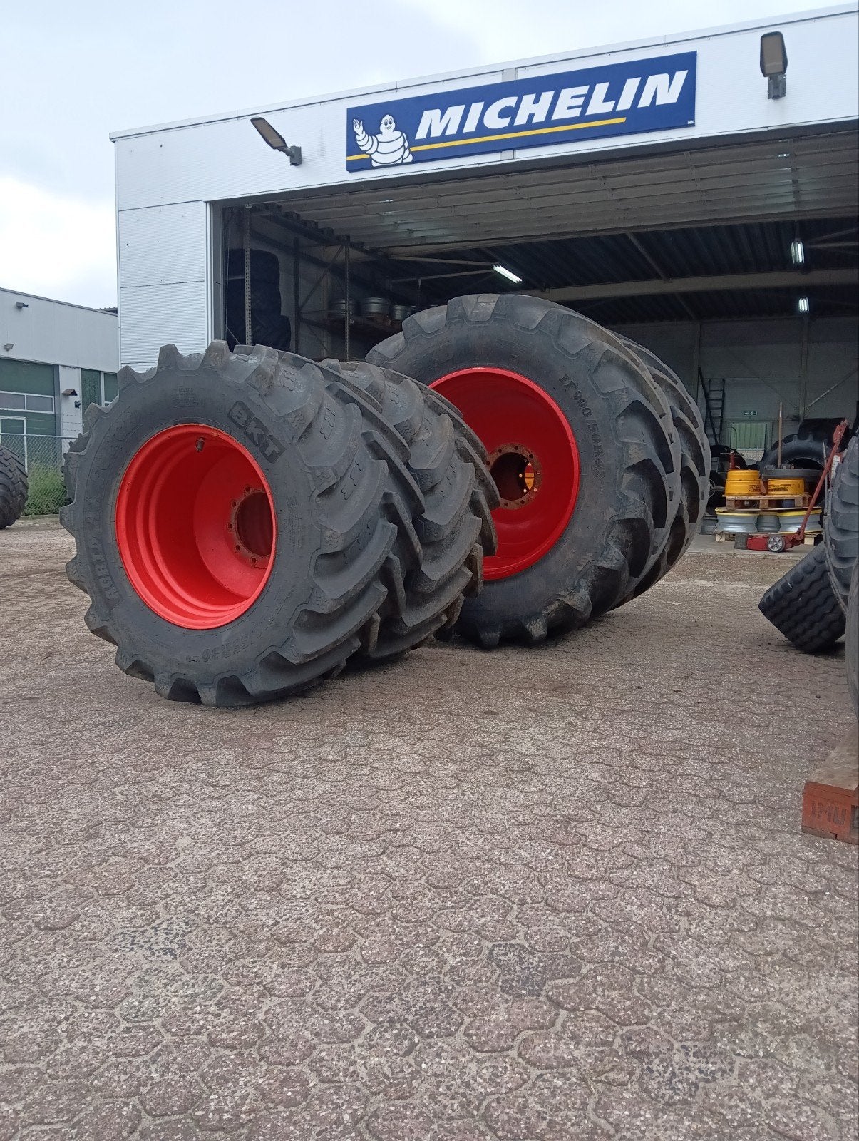 set 710/55R30 900/50R42 BKT Agrimax op Fendt wielen, Zakelijke goederen, Ophalen