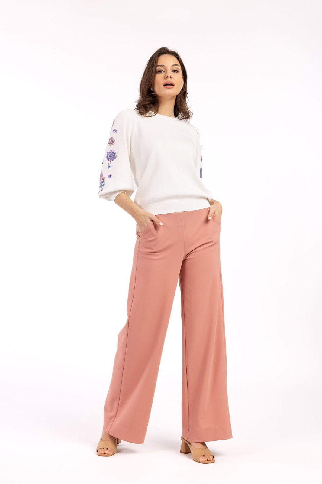 Studio snneloes embroiderie trui M offwhite travelstof, Maat 38/40 (M), Overige kleuren, Ophalen of Verzenden, Zo goed als nieuw