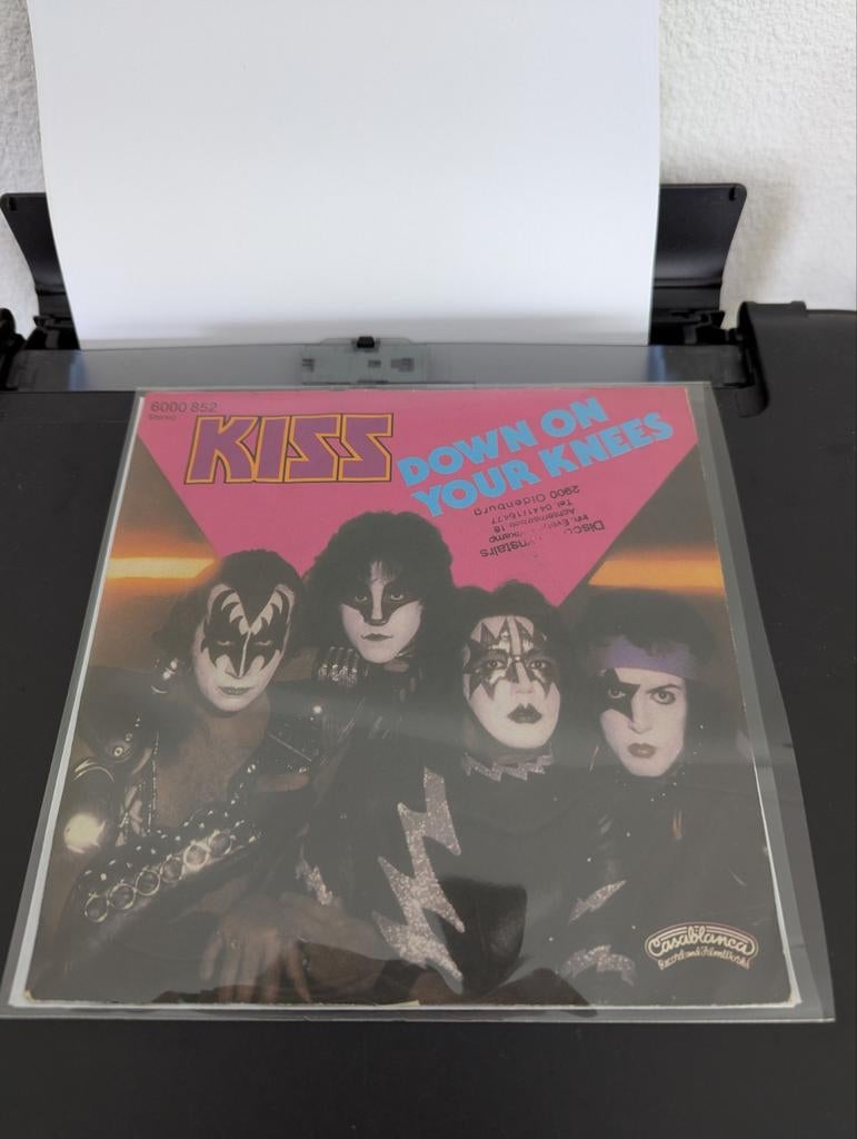 Kiss - Down on your knees ( vinyl single), Cd's en Dvd's, Vinyl Singles, Ophalen of Verzenden, Gebruikt, Pop