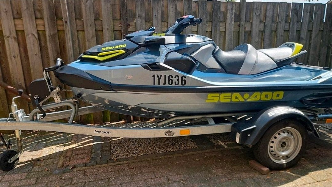 SeaDoo rxt 325 tech package met trailer, Ophalen, Zo goed als nieuw, Waterski's