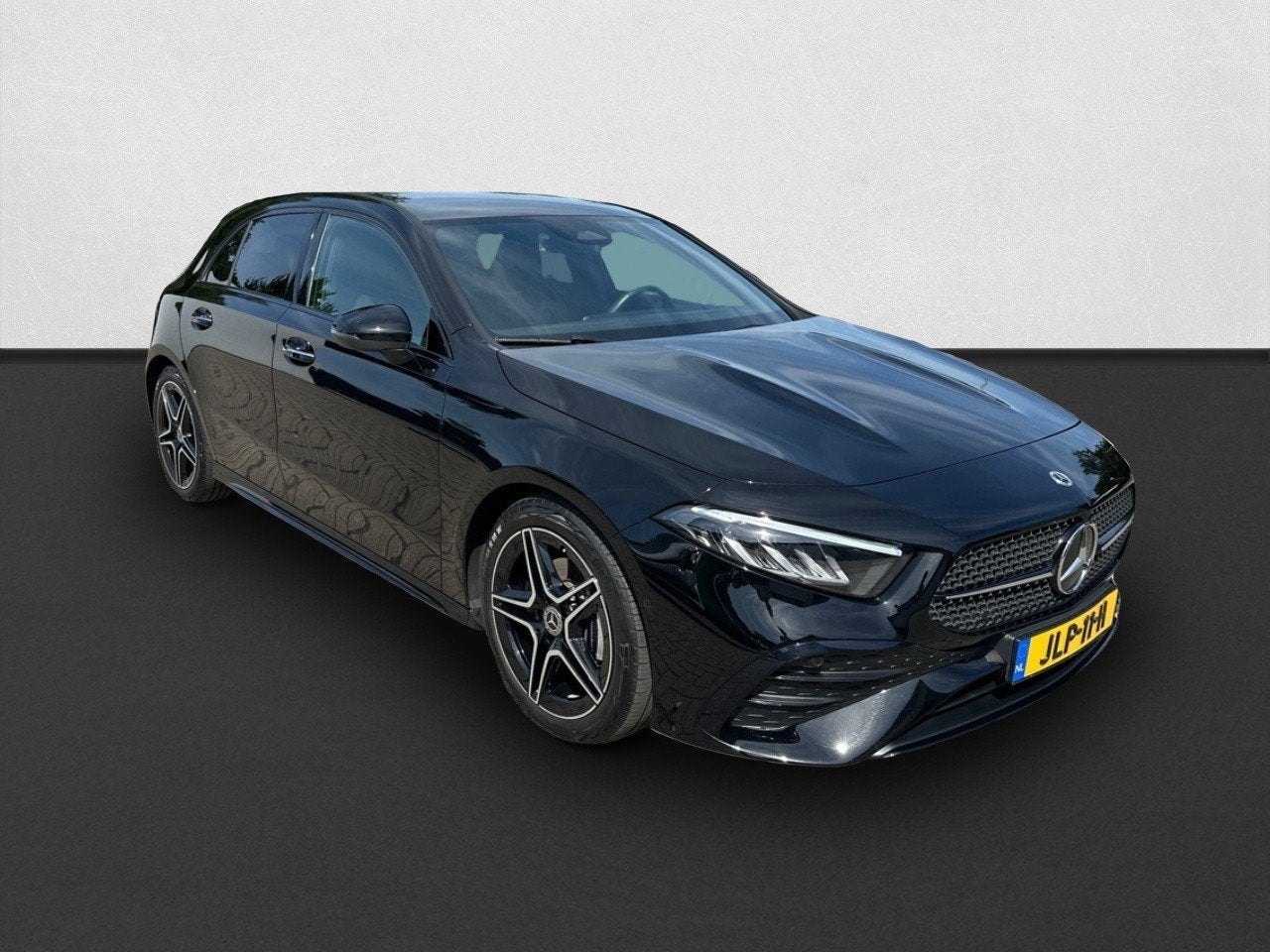 Mercedes-Benz A-Klasse 200 AMG Line CRUISE / CAMERA / STOEL, Auto's, Gebruikt, Bedrijf, Hybride Elektrisch/Benzine, 1600 kg