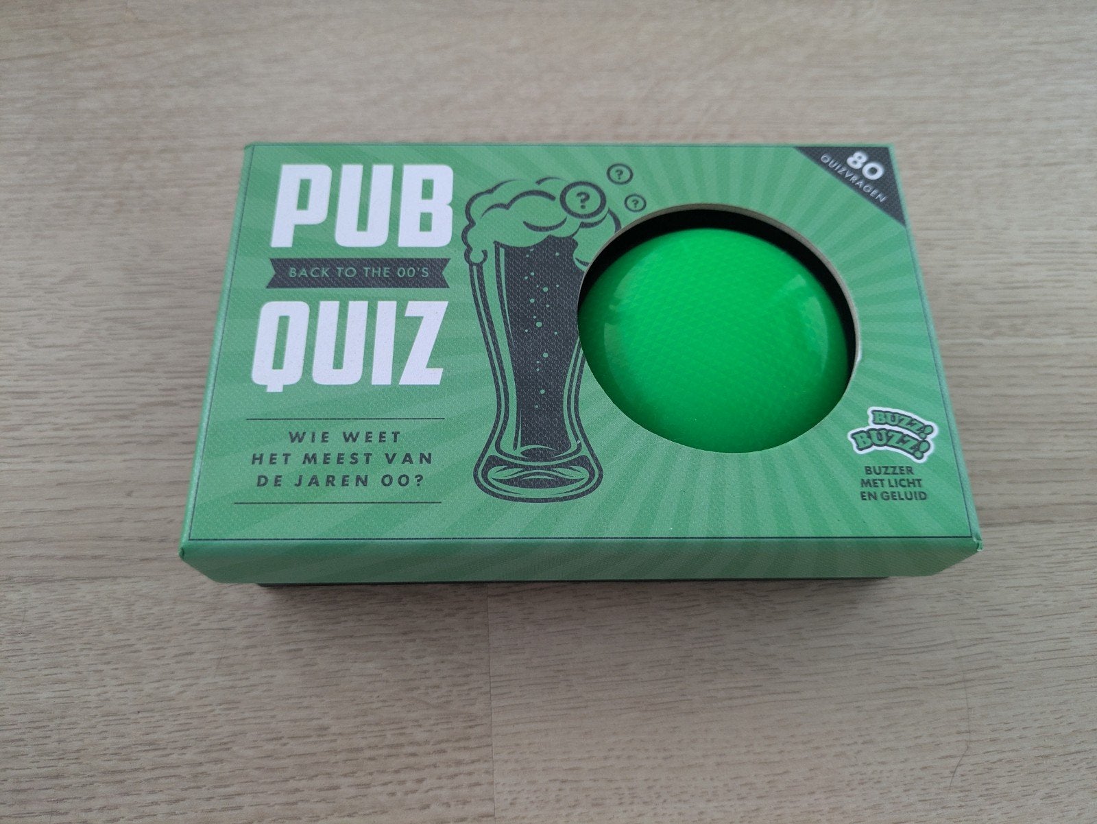 Pub Quiz Back to the 00's met buzzer, Vijf spelers of meer, Ophalen, Zo goed als nieuw, Onbekend