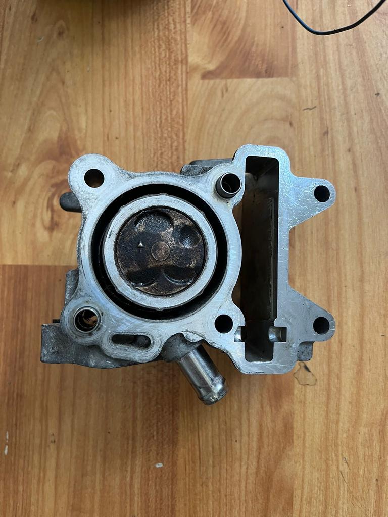 Originele Zuiger en Cilinder 4T Yamaha Aerox, Neos, Giggle, Ophalen of Verzenden, Gebruikt, Cilinder, Yamaha