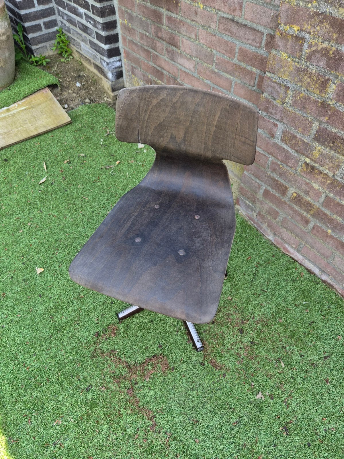 Leuke oude vintage school stoel, Huis en Inrichting, Stoelen, Ophalen, Gebruikt, Bruin, Eén