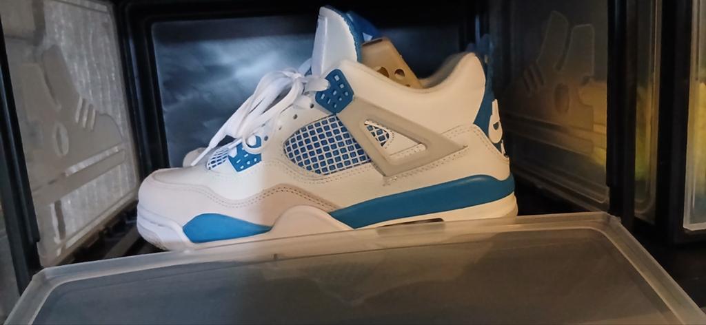 Jordans maat 41, Ophalen of Verzenden, Zo goed als nieuw, Zwart