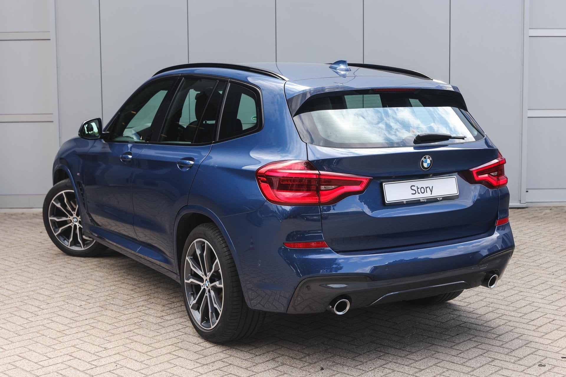 BMW X3 xDrive20i High Executive Automaat / Sportstoelen / Ac, Auto's, BMW, Gebruikt, 4 cilinders, Blauw, Bedrijf