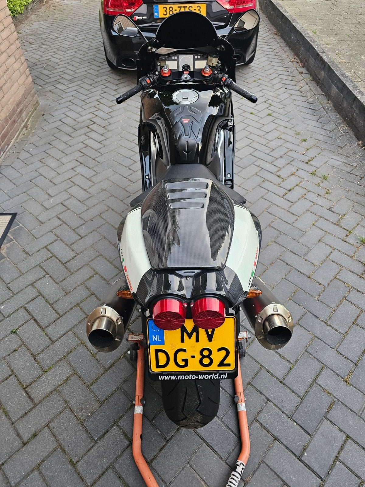 Aprilia RSV Mille 2003 met VEEL CARBON, Particulier, Super Sport