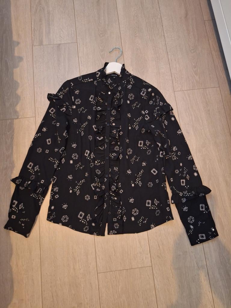 Nikkie blouse maat 36 met ruches en print, Zwart, Ophalen of Verzenden, Zo goed als nieuw, Nikkie