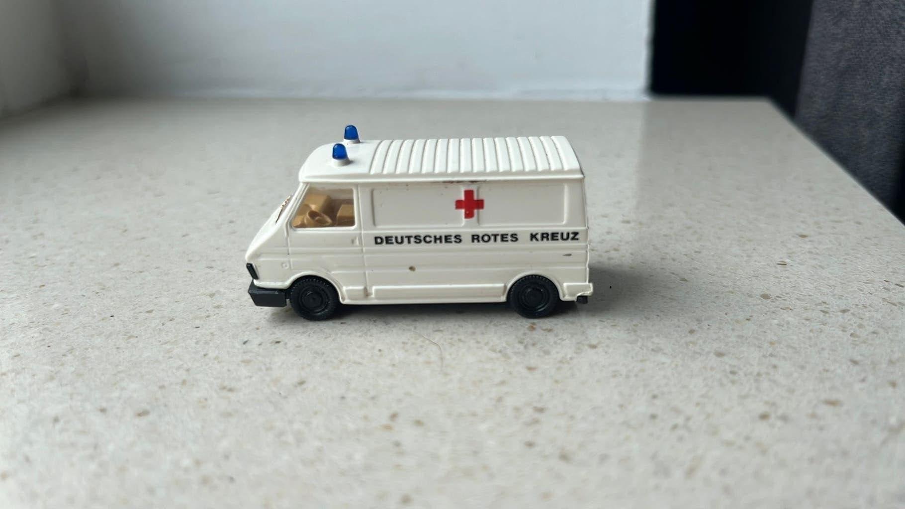 Praline 1:87 Fiat 242 Ambulance.zie omschrijving, Ophalen of Verzenden, Zo goed als nieuw, Auto, Overige merken