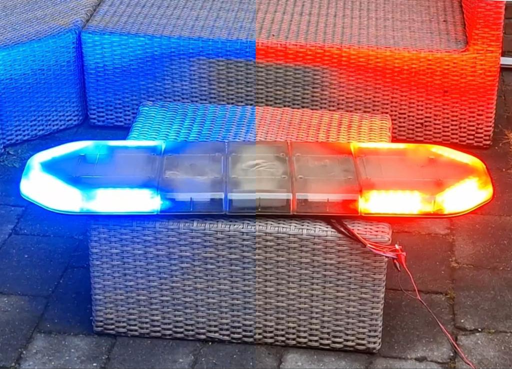 Zwaailicht flitsbalk zwaailamp lichtbalk zwaaibalk policecar, Ophalen