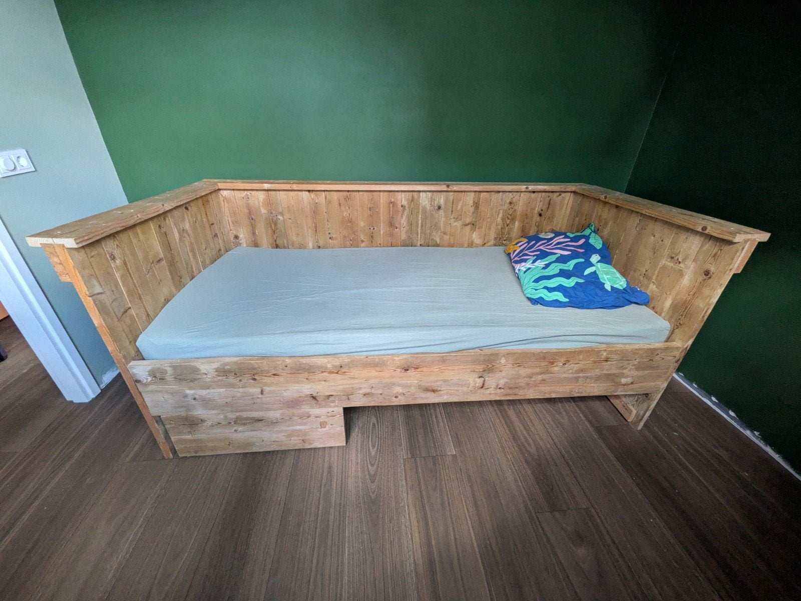 Steigerhouten bedbank met opbergruimte, Ophalen, 90 cm, Eenpersoons, Bruin