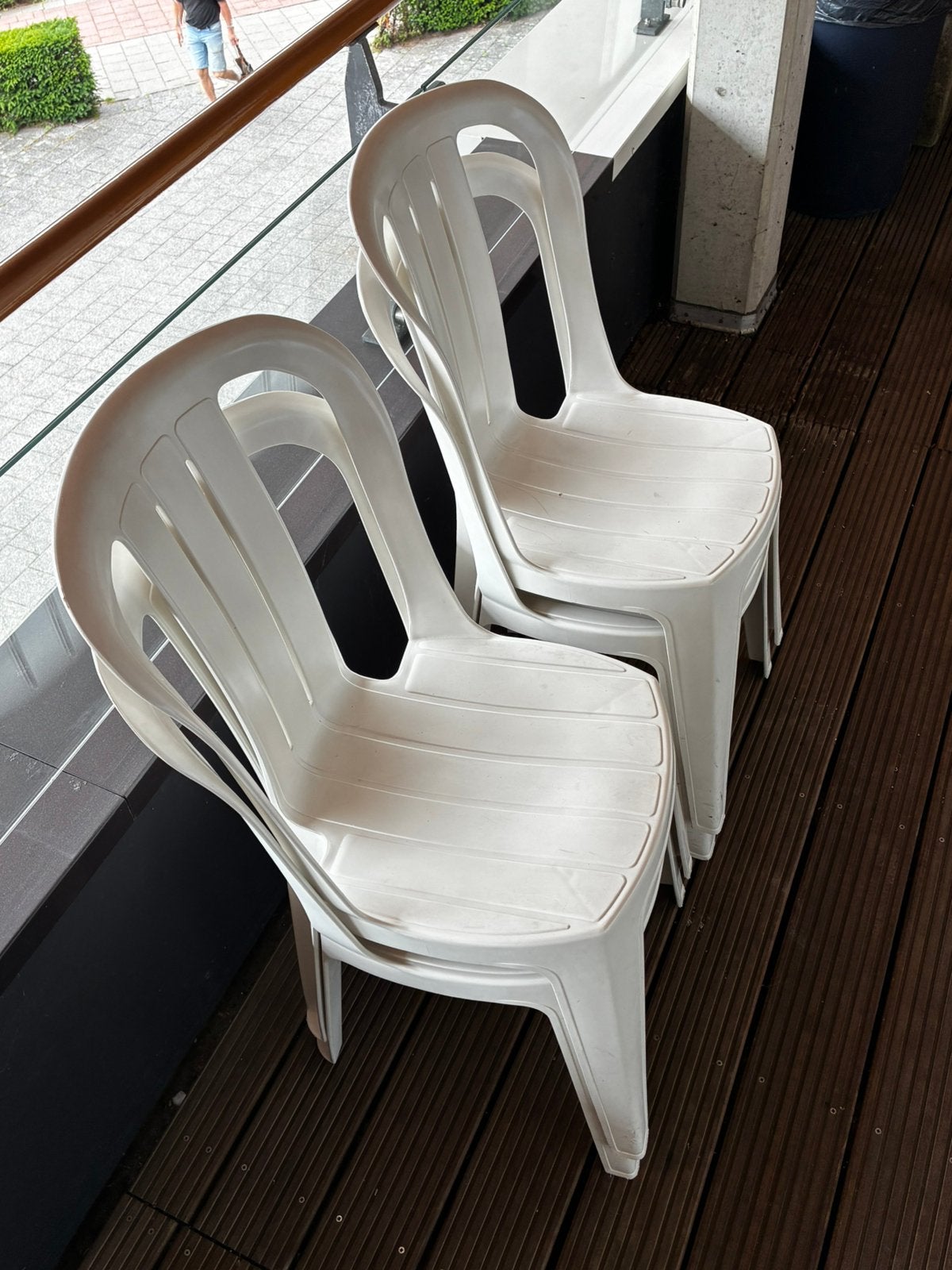 4x Witte Flair Plaisir Kunststof Stoelen - Gebruikt, Ophalen, Kunststof, Gebruikt, Twee