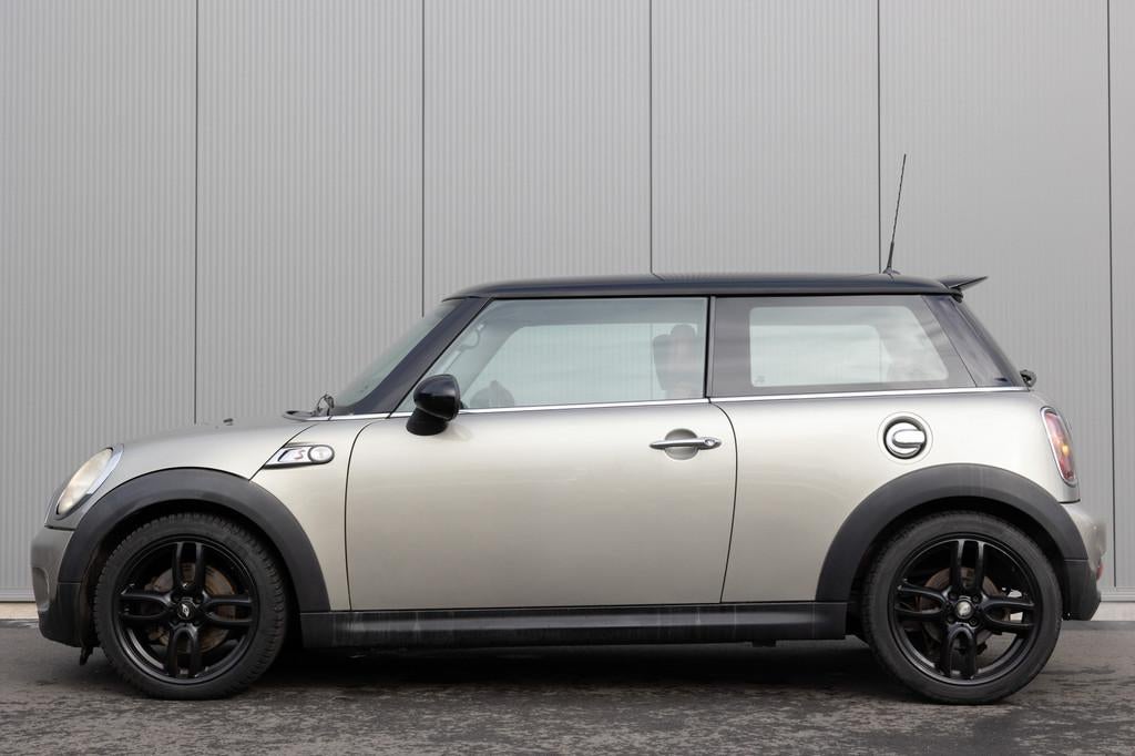 MINI Mini 1.6 Cooper S | 175PK | NL-AUTO | LEDER | AIRCO |, Auto's, Mini, Voorwielaandrijving, Gebruikt, 4 cilinders, 4 stoelen