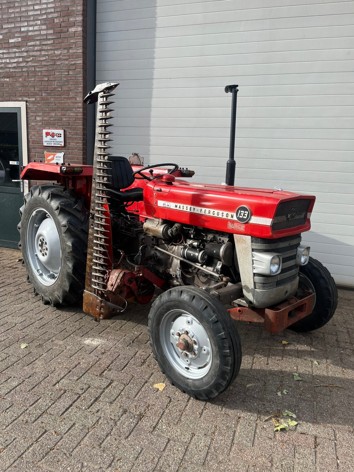 Massey Ferguson 133 (nieuwe advertentie 26-10-2026), Ophalen, 2500 tot 5000, Oldtimer, Tot 80 Pk