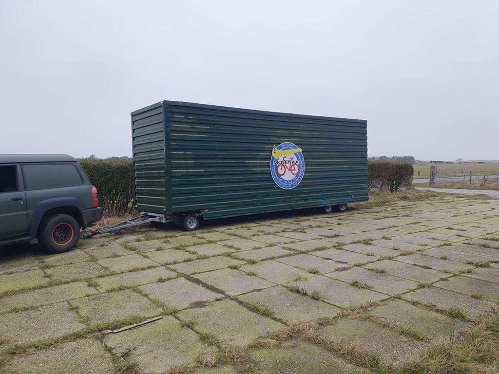 Dichte aanhangwagen, laadvloer 8x2,1mtr met 120ltr luchttank, Auto-onderdelen, Ophalen, Gebruikt